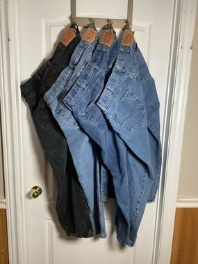Bundle of men’s Levi’s 501 jeans and 505 jeans